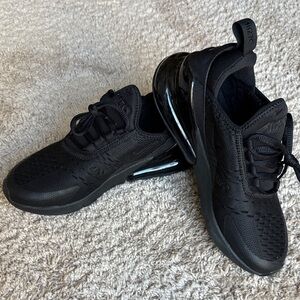 Nike Black Air Max 270